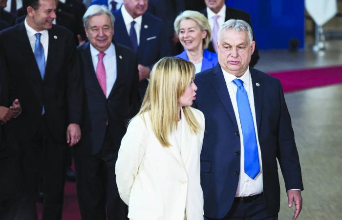 انتخابات
      المجر...
      قلق
      أوروبي
      وتوافق
      بين
      واشنطن
      وموسكو
      لدعم
      رئيس
      الوزراء