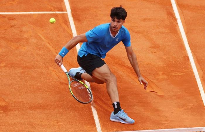  الإسباني كارلوس ألكاراز يتأهل لنهائي بطولة مونتي كارلو لتنس الأساتذة