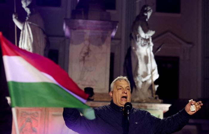 انتخابات
      المجر...
      قلق
      أوروبي
      وتوافق
      بين
      واشنطن
      وموسكو
      لدعم
      رئيس
      الوزراء