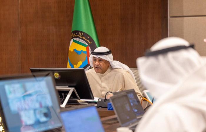 قادة
      الإمارات
      يؤكدون
      قدرة
      البلاد
      على
      مواجهة
      التحديات