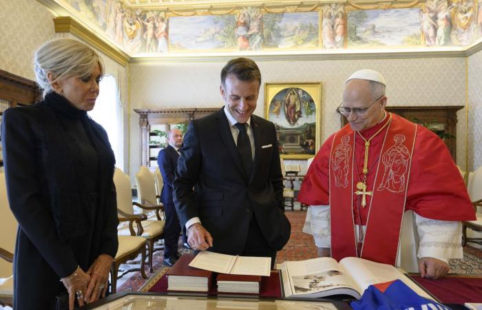 روسيا
      وأوكرانيا
      تفرجان
      عن
      أسرى
      حرب
      قُبيل
      هدنة
      عيد
      القيامة