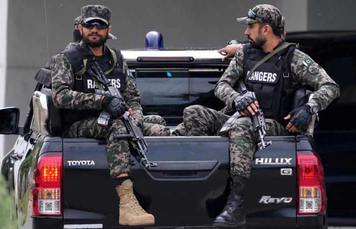 إغلاق
      «المنطقة
      الحمراء»
      في
      إسلام
      آباد
      لتأمين
      محادثات
      أميركية
      -
      إيرانية
      (صور)