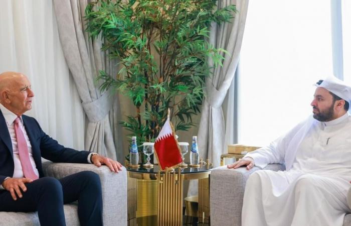 وزير الدولة بوزارة الخارجية يجتمع مع المبعوث الأمريكي الخاص إلى سوريا