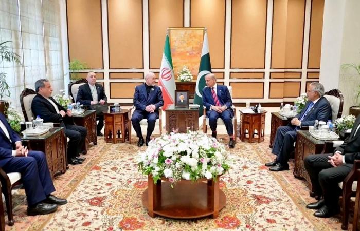 بدء المحادثات الثلاثية بين الولايات المتحدة وإيران وباكستان