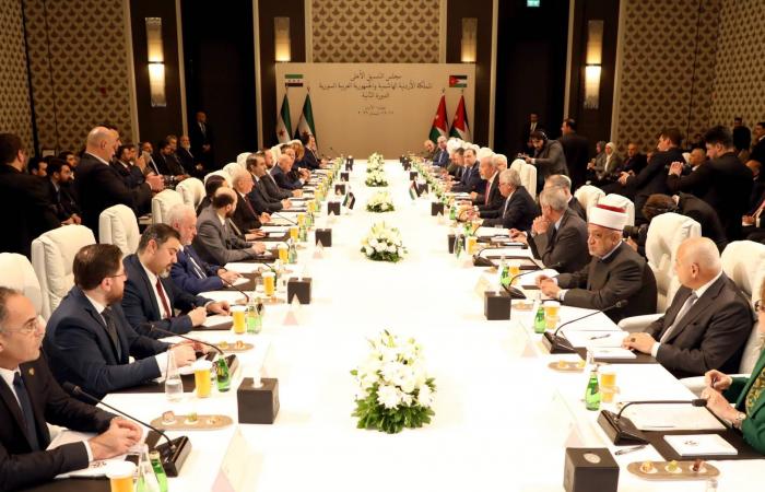 سوريا
      والأردن
      توقعان
      20
      اتفاقية
      ثنائية
      ومذكرة
      تعاون