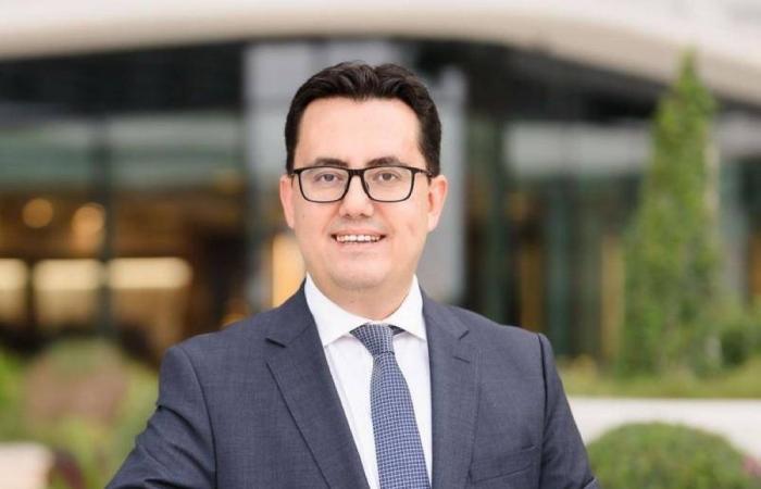 مستشفى ذا فيو يجري أول عملية استبدال كامل لمفصل الركبة بتقنية الواقع المعزز في الشرق الأوسط وأفريقيا