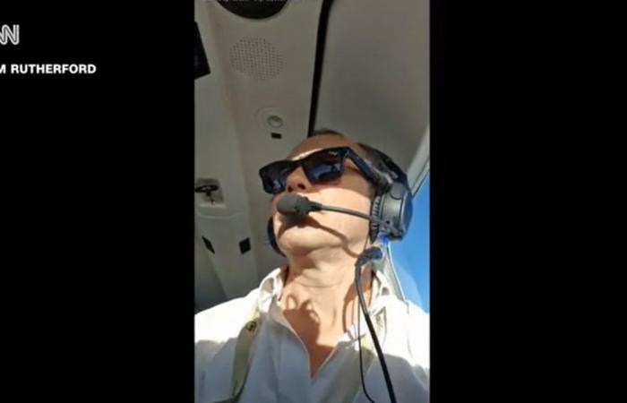 "توتر في الجو" فوق بحر العرب.. ماذا حدث عندما اكتشفت طائرة صغيرة أنها قرب حاملة طائرات أمريكية بمنطقة حرب؟