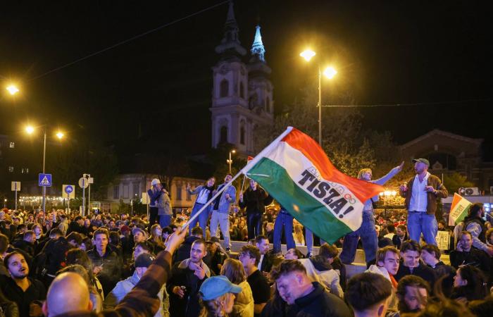 ماغيار
      يسعى
      لتولي
      رئاسة
      وزراء
      المجر
      بحلول
      5
      مايو