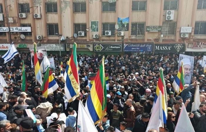 إعلام
      عبري:
      لماذا
      على
      إسرائيل
      إعادة
      النظر
      في
      نهجها
      تجاه
      سوريا
      بعد
      حرب
      إيران؟