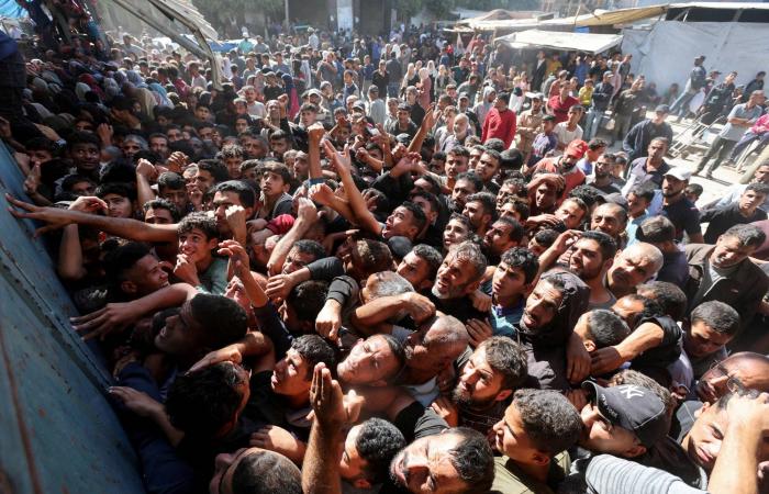 «حماس»
      متشبثة
      بـ«جدول
      زمني»
      لالتزامات
      إسرائيل
      قبل
      «نزع
      السلاح»