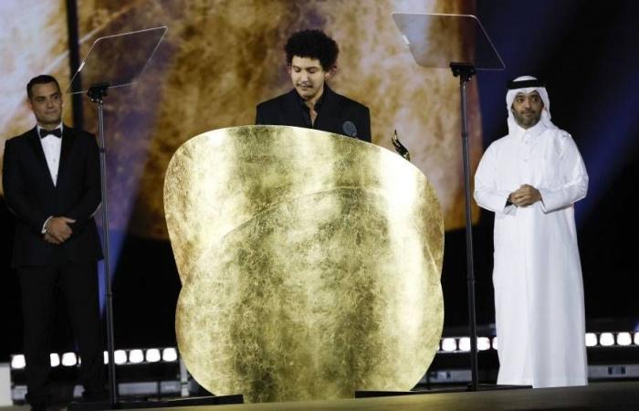 درجات
      التراب
      والرمل
      تُلوِّن
      خزانة
      الرجل
      هذا
      الموسم