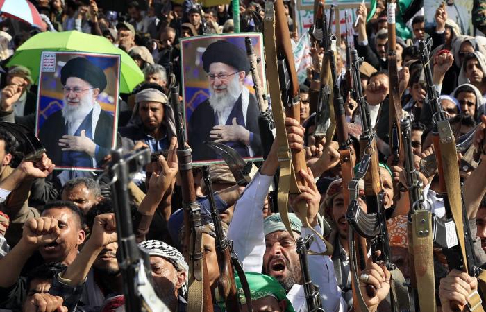 العليمي
      يطالب
      بردع
      حازم
      لإنهاء
      خطر
      الحوثيين
      وإيران