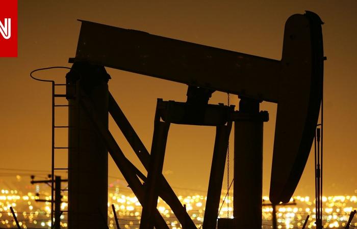 متابعة: انخفاض أسعار النفط في ظل آمال بإجراء جولة محادثات جديدة بين أمريكا وإيران