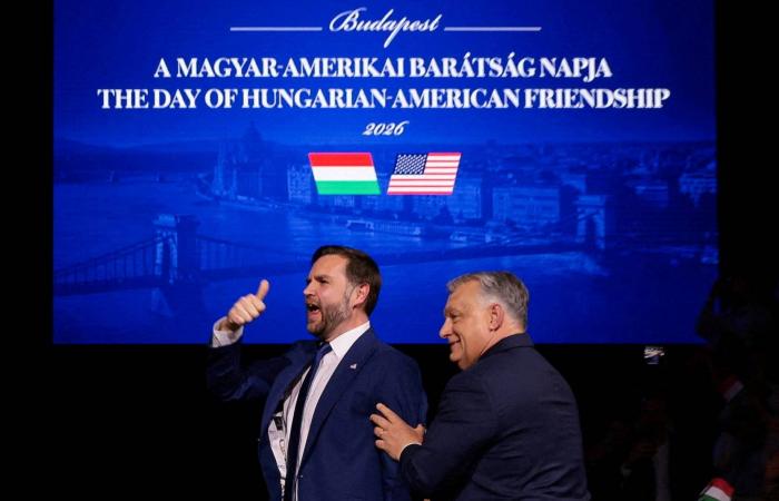 إريك
      ترمب
      يرافق
      والده
      في
      زيارته
      الرسمية
      للصين