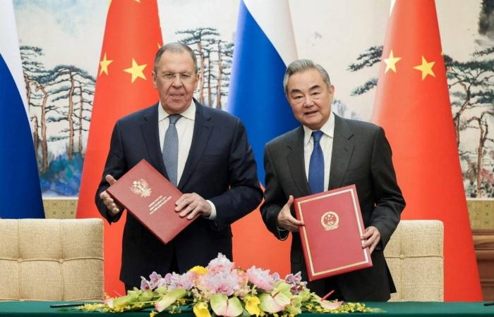 ماكرون
      يبحث
      مع
      قادة
      أوروبا
      حماية
      القُصّر
      من
      وسائل
      التواصل
      الاجتماعي