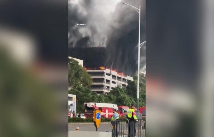 اندلاع حريق بموقف لـ"تخزين" سيارات شركة BYD الكهربائية في الصين