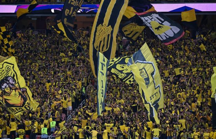 نخبة
      آسيا:
      النمر
      الاتحادي
      إلى
      ربع
      النهائي