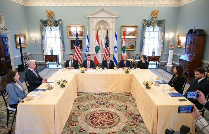 صور من محادثات مسؤولي لبنان وإسرائيل.. وهذا ما قاله وزير خارجية أمريكا