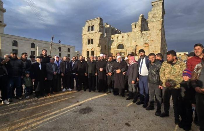 دروز
      جبل
      السماق
      يطالبون
      بمراكز
      تنسيب
      للجيش
      والأمن
      السوريَّيْن