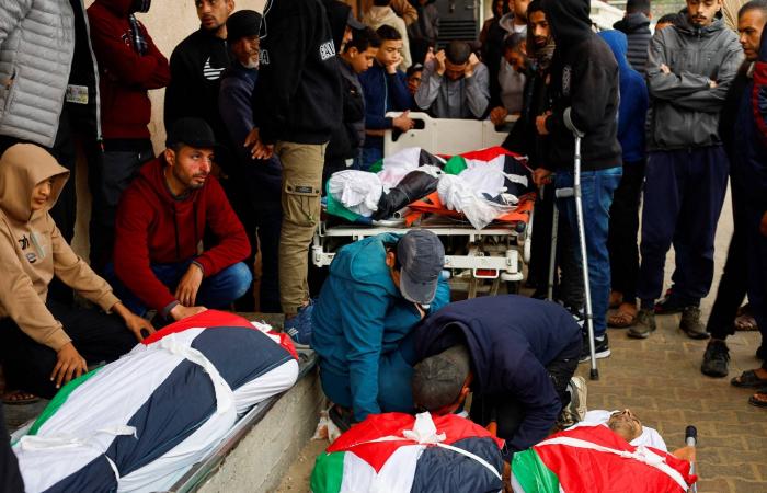 فصائل
      غزة
      تتحسب
      لهجوم
      إسرائيلي
      على
      «المنطقة
      الوسطى»