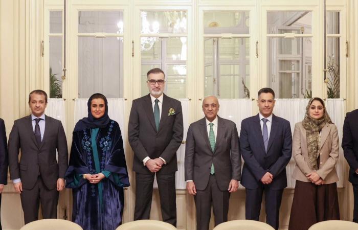 نقاشات
      سعودية
      ــ
      باكستانية
      في
      جدة