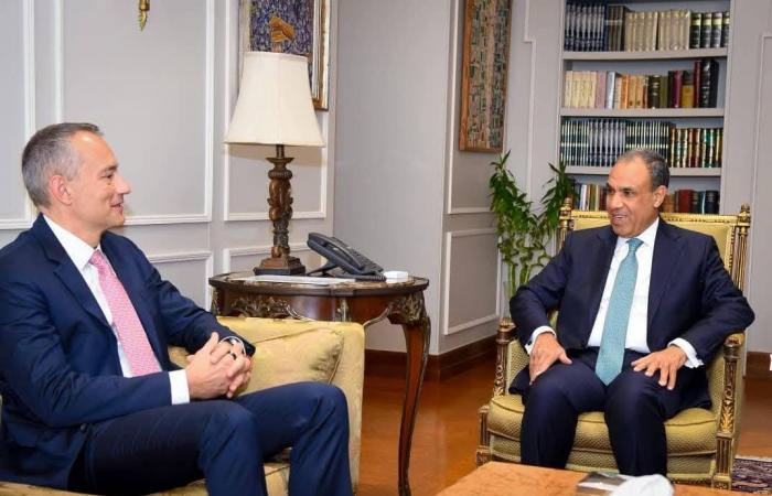 10
      دول
      تطالب
      بوقف
      فوري
      للقتال
      في
      لبنان
      وتحذر
      من
      تفاقم
      الأزمة
      الإنسانية