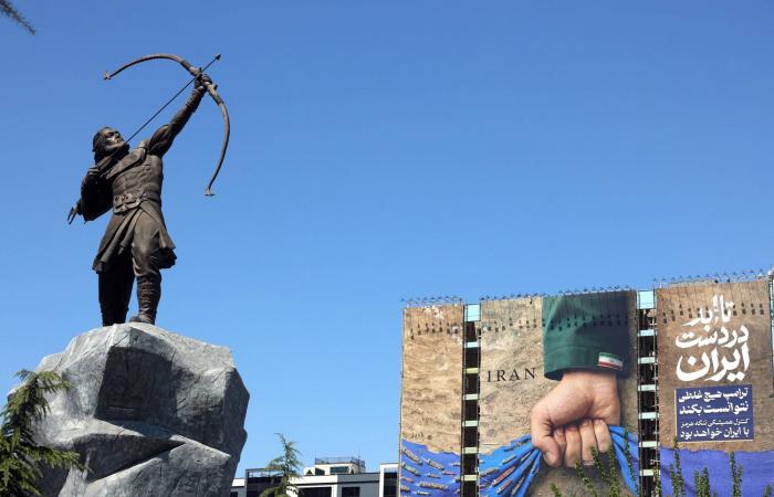 عاصم
      منير
      في
      طهران…
      وهدنة
      واشنطن
      وطهران
      على
      حافة
      التمديد