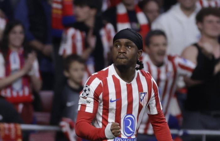 لابورتا:
      أداء
      التحكيم
      أمام
      أتلتيكو
      كان
      مخزياً...
      سنشكوهم
      مجدداً