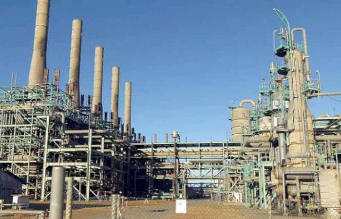 شكوك
      وتساؤلات
      حول
      جدوى
      القيود
      الأممية
      على
      تهريب
      النفط
      الليبي