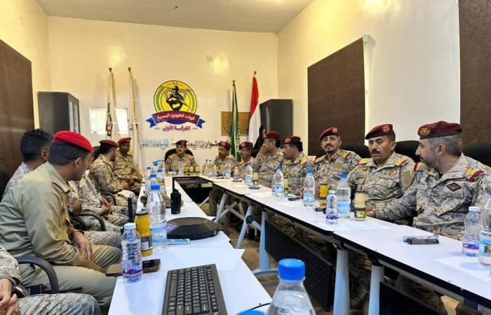 اليمن
      يشدد
      على
      أولوية
      استعادة
      مؤسسات
      الدولة
      وحصر
      السلاح