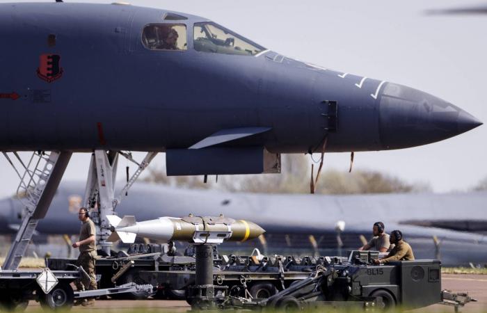 ترمب
      يعلن
      اتفاقاً
      لـ«هدنة
      الـ10
      أيام»
      بين
      إسرائيل
      ولبنان