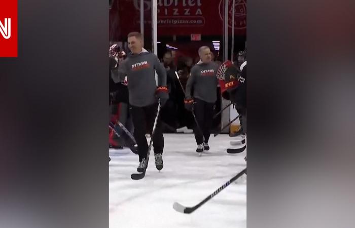 متابعة: شاهد.. رئيس وزراء كندا ورئيس فنلندا يلعبان هوكي الجليد