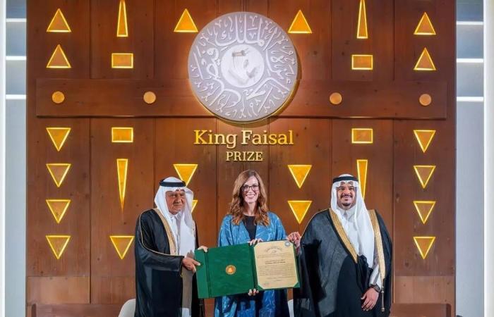 سلطان
      عُمان
      وأمير
      قطر
      يبحثان
      تطورات
      الأوضاع
      وجهود
      احتواء
      التصعيد