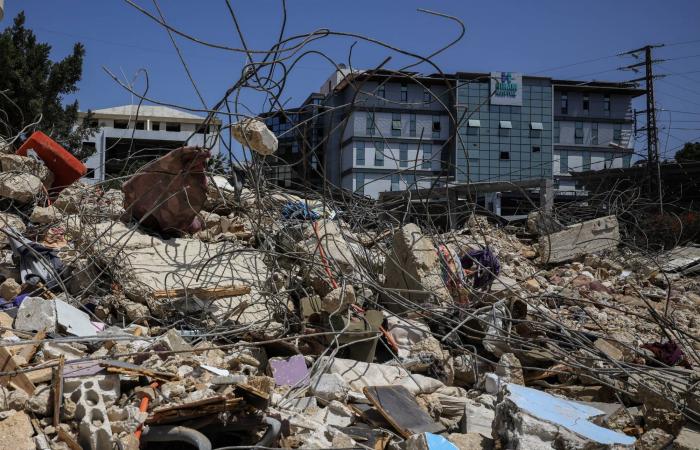 اشتباكات
      متواصلة
      في
      بنت
      جبيل
      وفصل
      جنوب
      لبنان
      بتدمير
      «جسر
      القاسمية»