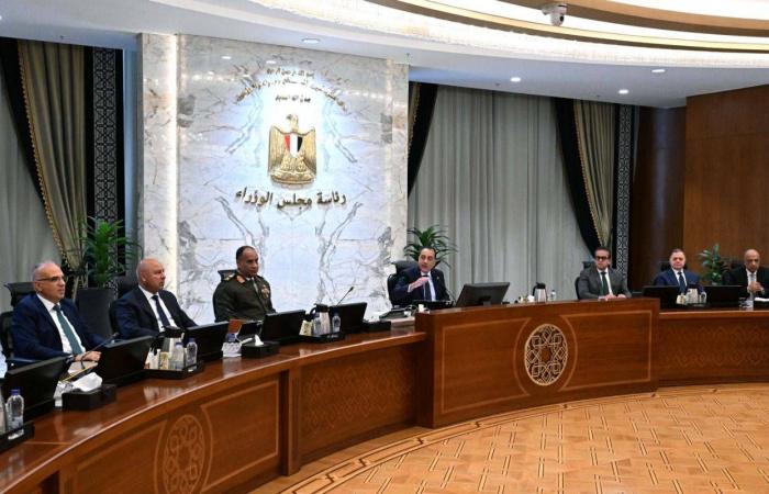 توترات
      «هرمز»
      تدعم
      الربط
      عبر
      موانئ
      السعودية
      ومصر