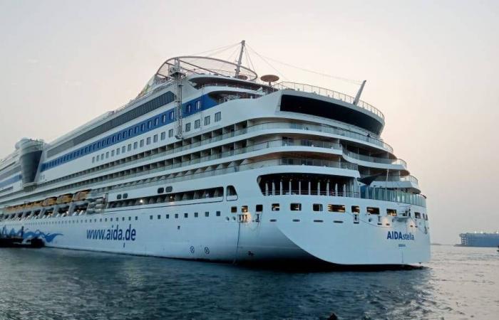 مصر
      لتعزيز
      سياحة
      «اليوم
      الواحد»
      باستقبال
      سفينة
      في
      بورسعيد