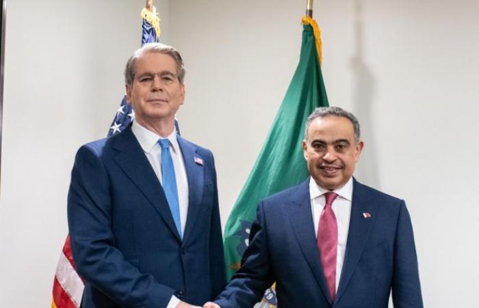 وزير المالية يجتمع مع عدد من الوزراء والمسؤولين الدوليين في واشنطن