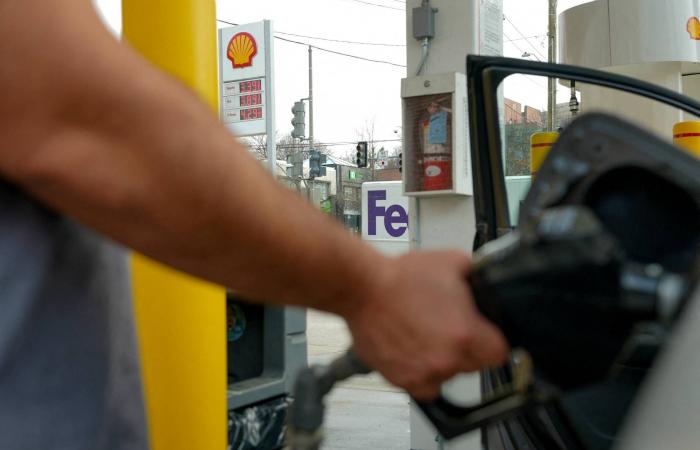 الولايات
      المتحدة
      تمدد
      إعفاء
      النفط
      الروسي
      الموجود
      في
      عرض
      البحر
      من
      العقوبات