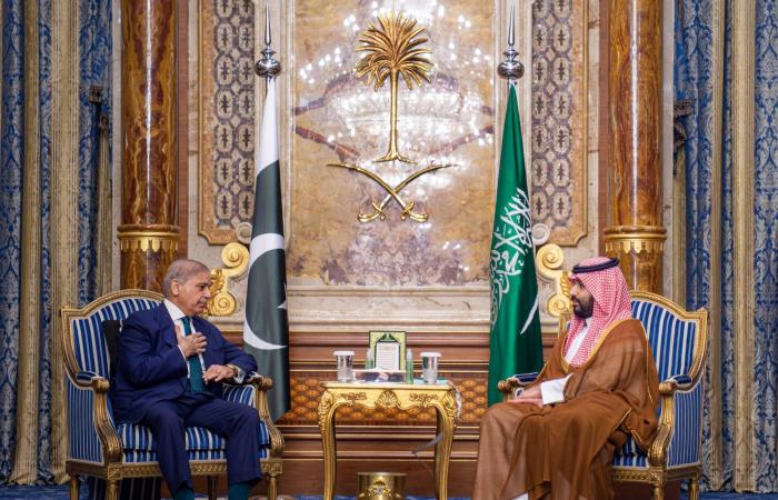 السعودية
      تواصل
      تنفيذ
      مبادرة
      «طريق
      مكة»
      في
      10
      دول