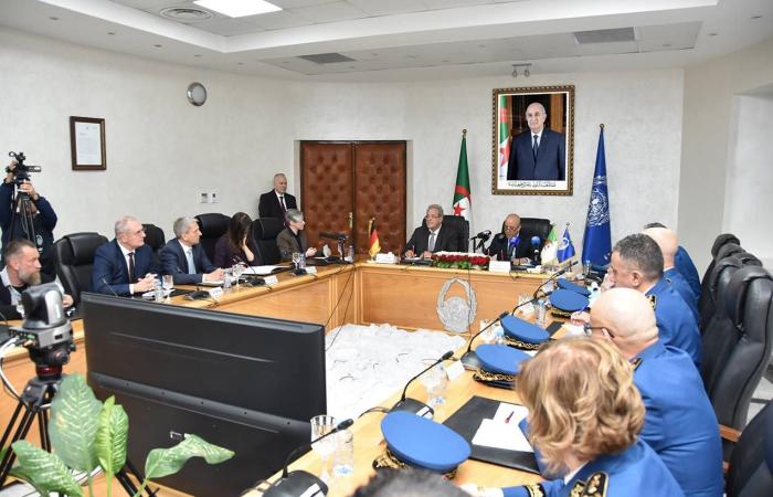 «الوحدة»
      تترقب
      ردَّ
      إيطاليا
      بشأن
      نقل
      سجناء
      ليبيين