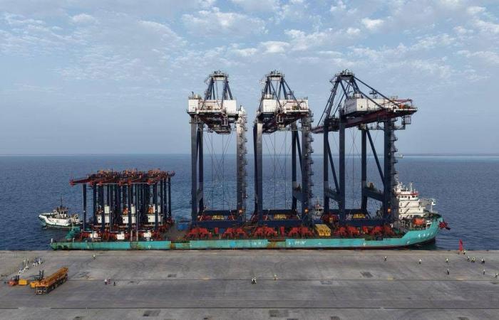 توترات
      «هرمز»
      تدعم
      الربط
      عبر
      موانئ
      السعودية
      ومصر