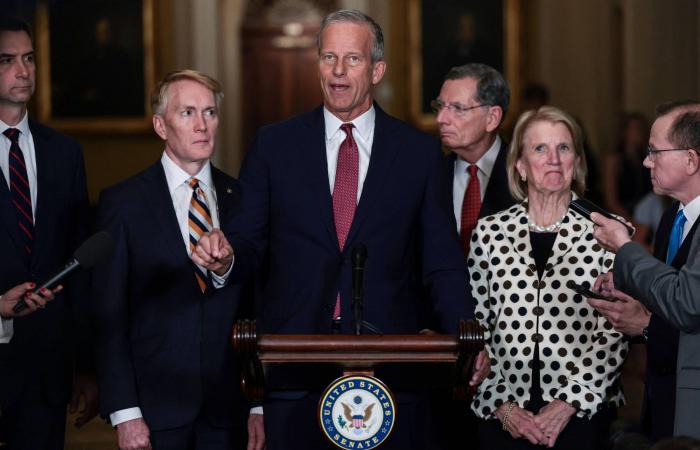 الولايات
      المتحدة
      تمدد
      إعفاء
      النفط
      الروسي
      الموجود
      في
      عرض
      البحر
      من
      العقوبات