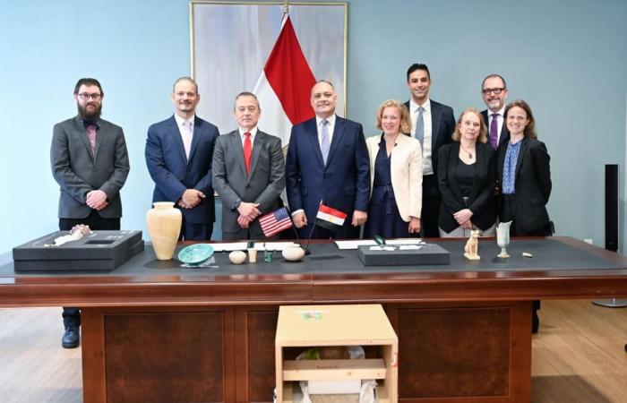 مصر تتسلم من الولايات المتحدة الأمريكية 13 قطعة أثرية من عصور مختلفة