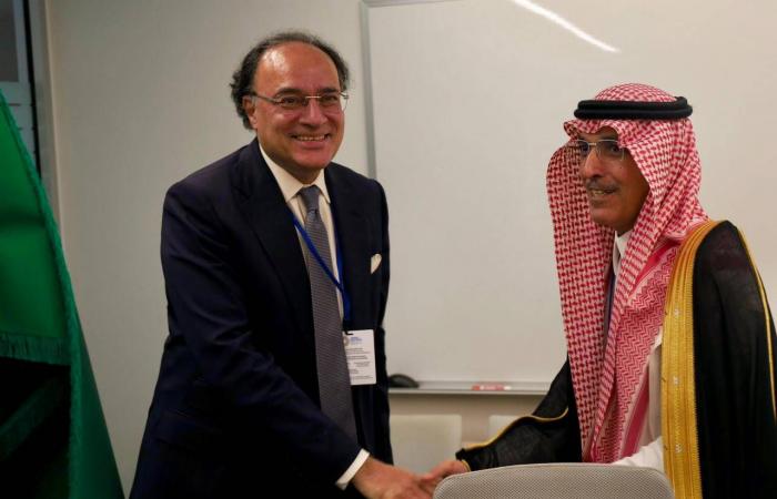 السعودية
      تواصل
      تنفيذ
      مبادرة
      «طريق
      مكة»
      في
      10
      دول