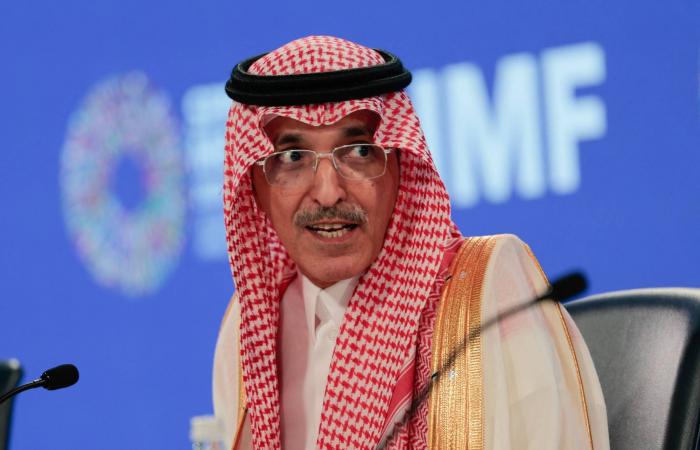 الجدعان:
      إنهاء
      الصراعات
      وتأمين
      السلام
      ركيزتان
      أساسيتان
      لتحقيق
      النمو
      المستدام