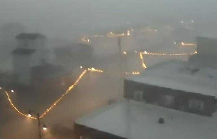 كاميرات توثق مشاهد دمار جراء أعاصير اجتاحت ولايات أمريكية