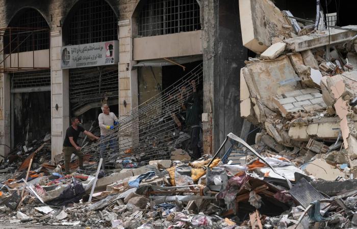 إسرائيل
      تمعن
      بخرق
      الهدنة
      وتدمير
      وإحراق
      القرى
      اللبنانية
      المحتلّة