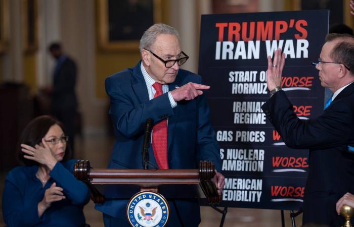 ترمب:
      حصار
      موانىء
      إيران
      «سيظل
      قائماً»
      في
      حال
      عدم
      التوصل
      إلى
      اتفاق