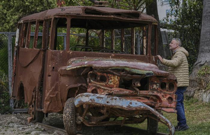 صفحات
      تعود
      إلى
      زمن
      لبناني
      واكبت
      فيه
      الكتابة
      قلق
      مشهد
      يتبدَّل