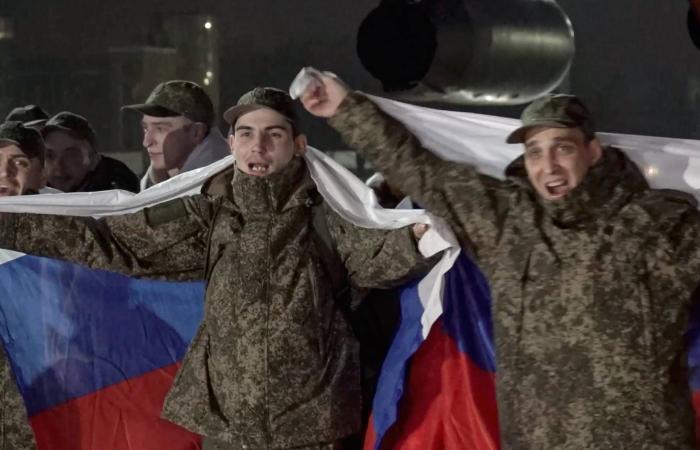 تجمع
      لليمين
      المتطرف
      الأوروبي
      في
      ميلانو
      بعد
      هزيمة
      أوربان
      (صور)